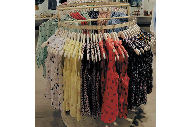 Busana Warna Pastel...