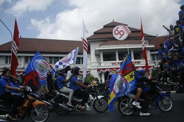 Arema Sayang, Arema...