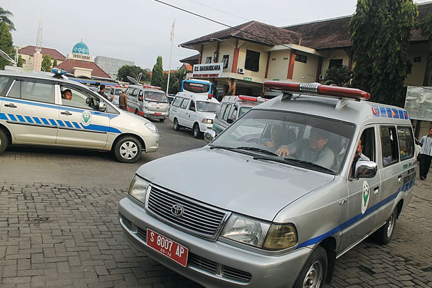 Penumpang Bus Lebihi...