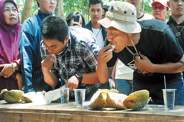 Lomba Makan hingga Lelang...
