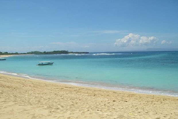 Pantai Nusa Dua Jadi...