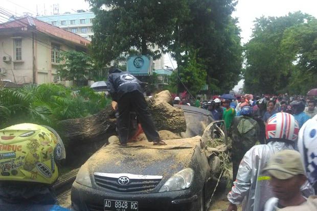 Hujan dan Angin Kencang...