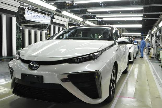 Toyota Mirai Dirakit...