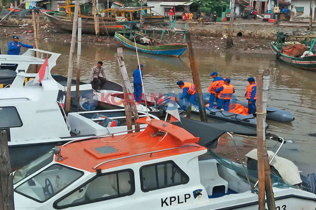Perahu Nelayan dihantam...