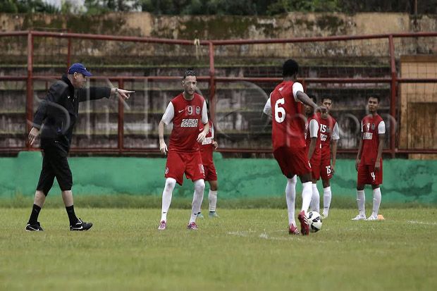 PSM Makassar Lengkapi...