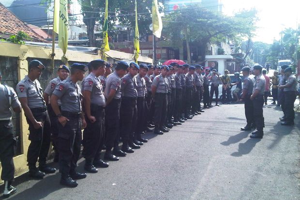 Ratusan Polisi Jaga...