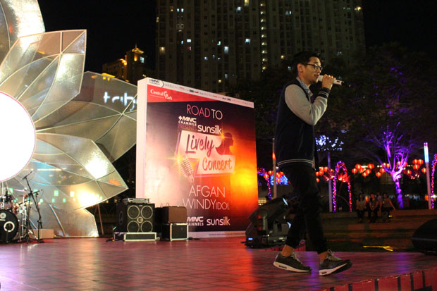 Afgan Disambut Histeris