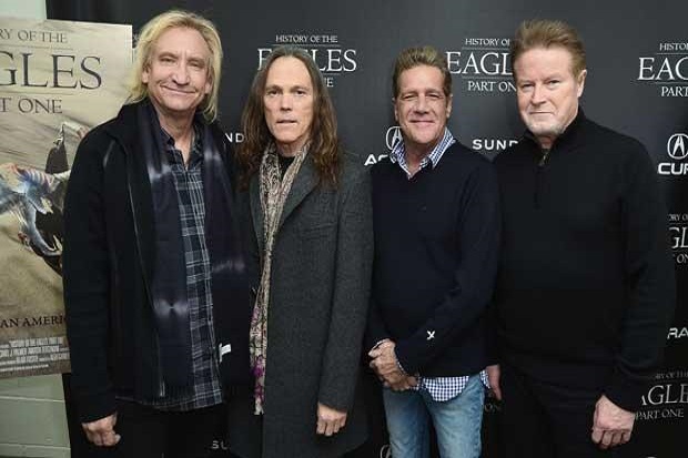 The Eagles Larang Penonton...