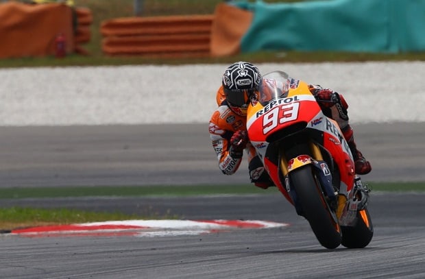 Marquez Berhasil Buang...