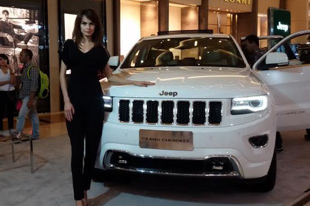 Grand Cherokee Pertama...