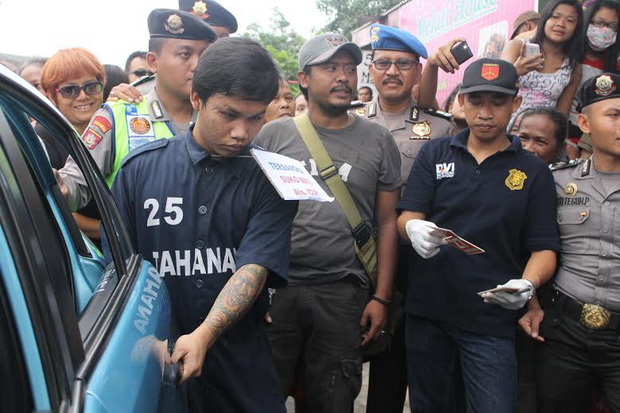 Rekonstruksi Pembunuhan,...