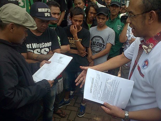 Bonek Tuntut BOPI Verifikasi...