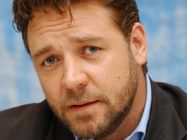Niat Russell Crowe Beli...