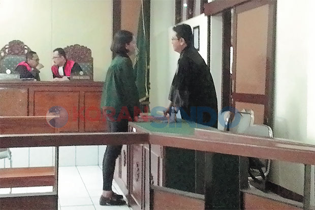 Pengacara Flo Mundur...