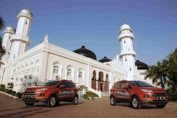 Ford Menggelar Driving...