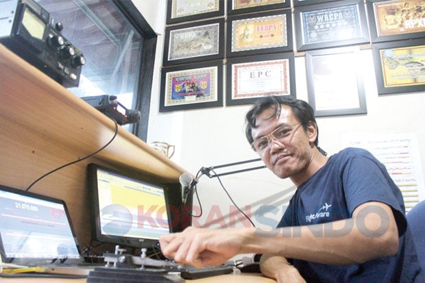 Memancarkan Radio dari...