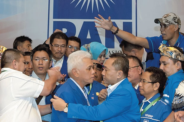Selisih 6 Suara, Zulkifli...