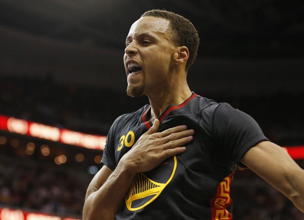 Warriors Cetak Comeback...