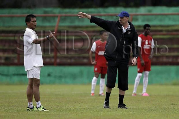 Riedl Operasi Ginjal,...