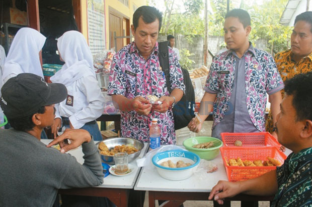Dinkes Sidak Jajanan...