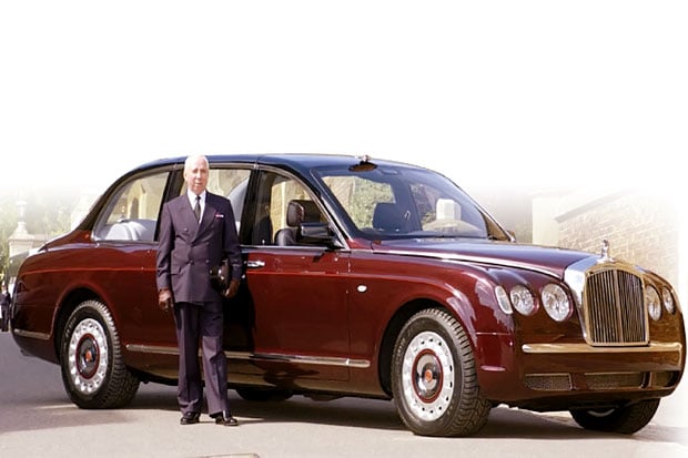 Ratu Elizabeth II Mencari...