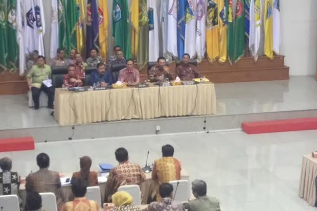 Diam-diam Ahok Video-kan...