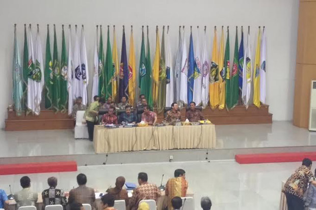 Rapat Mediasi Ahok dengan...