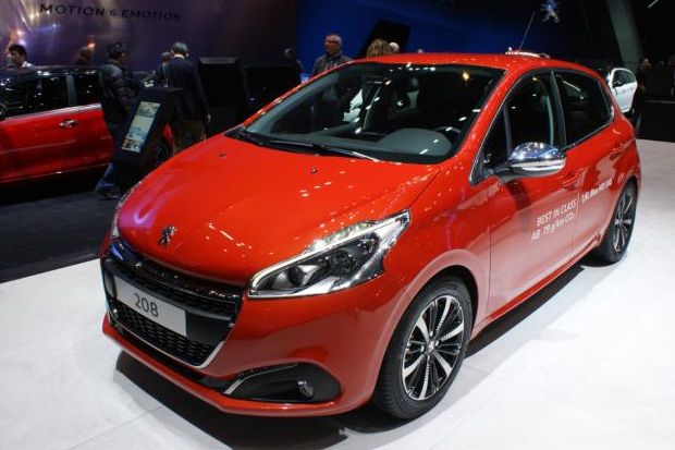 Peugeot 208 Tampil Baru...