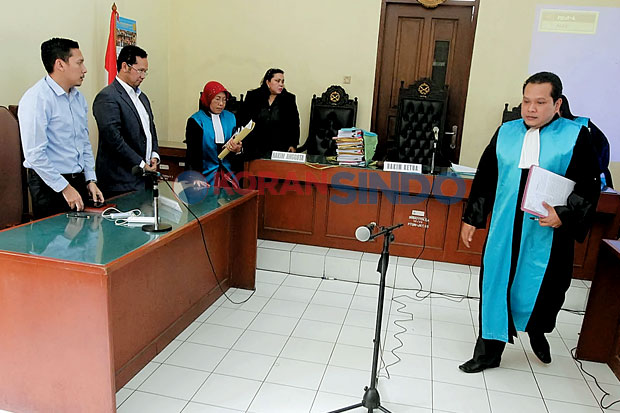 PTUN Batalkan Izin Televisi...
