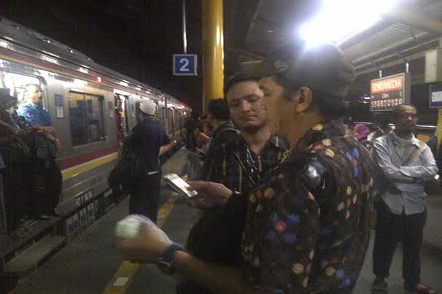 Gangguan Sinyal, Ribuan...