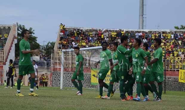 Persebaya Pesta Gol...