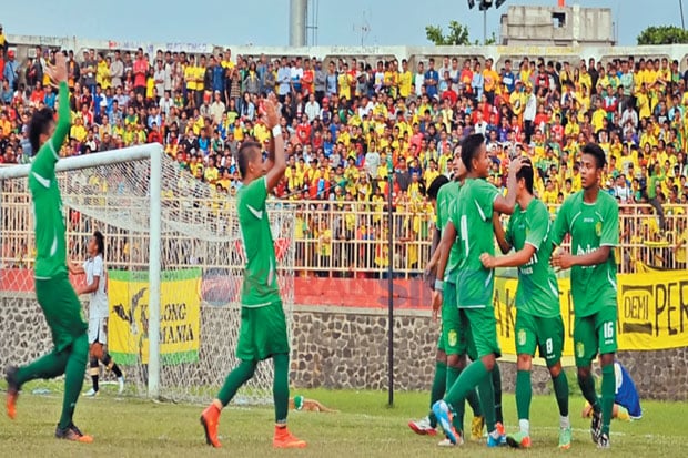 Persebaya Bungkam Persip...