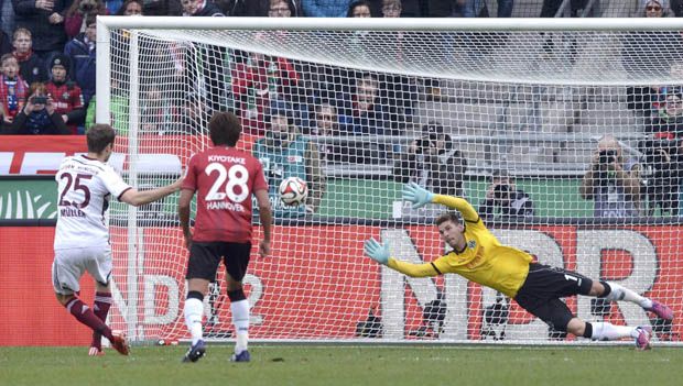 Sepasang Gol Mueller...