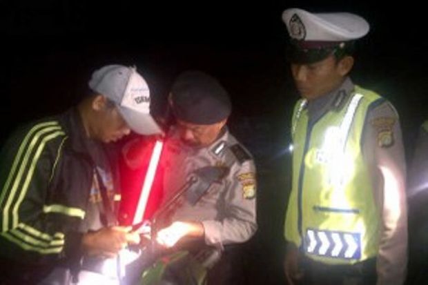 Bawa Sajam, Tiga Pengendara...