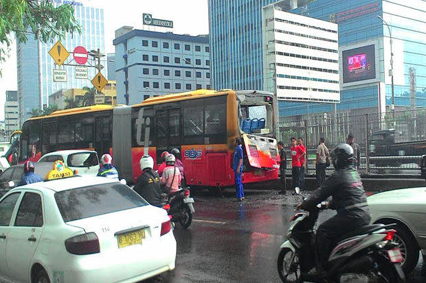 Transjakarta Gandeng...