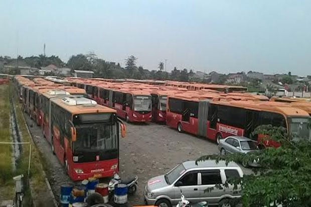 Transjakarta Terbakar,...