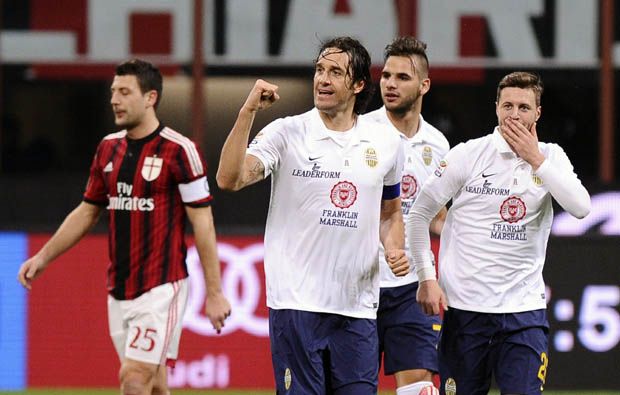 Milan Diimbangi Verona...