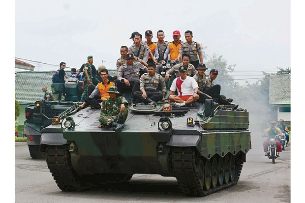 TNI dan Polri Asah Kemampuan...