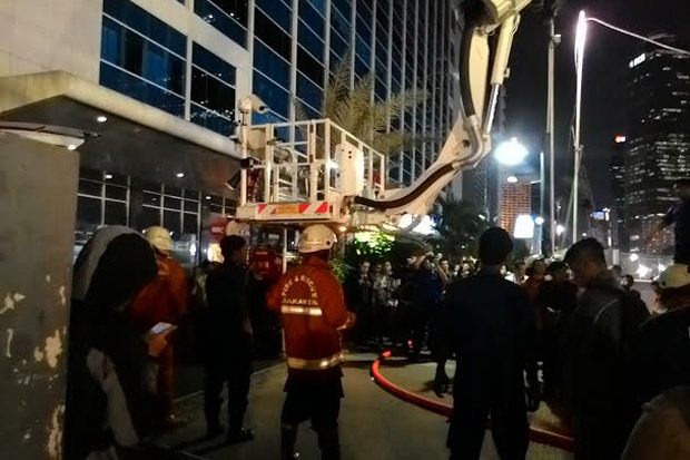 Atasi Kebakaran Wisma...