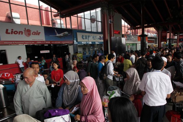 Penutupan Loket Bandara,...