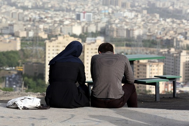 Iran Tangkap Wanita...