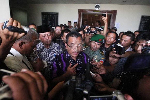 Denny Indrayana Diminta...