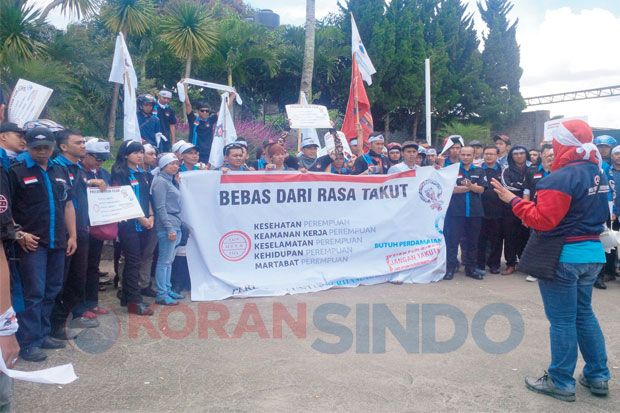 Karyawan PT CRI Tuntut...