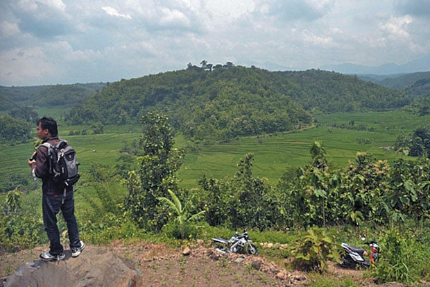 Warga Tolak Pembangunan...