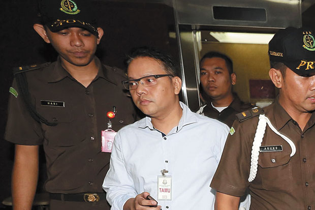 Presiden Persebaya Di-Medaengkan