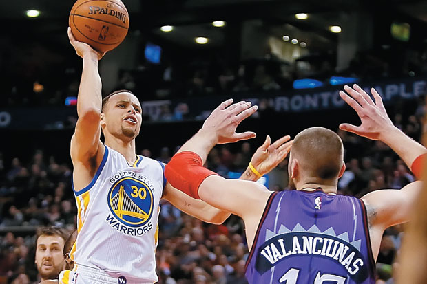 Warriors Tembus 50 Kemenangan