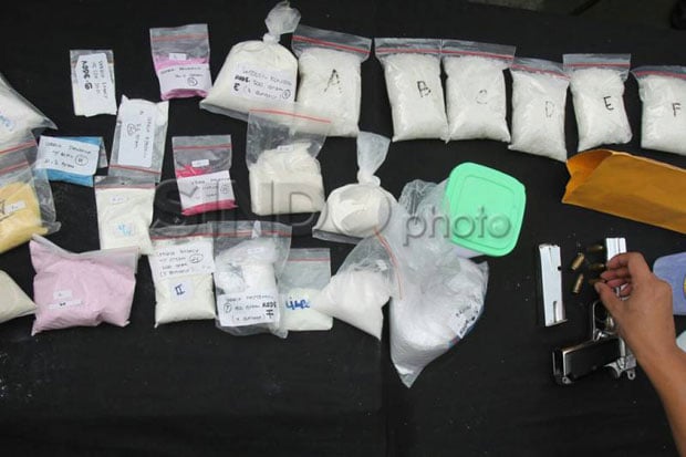 Kurir Narkoba Sembunyikan...