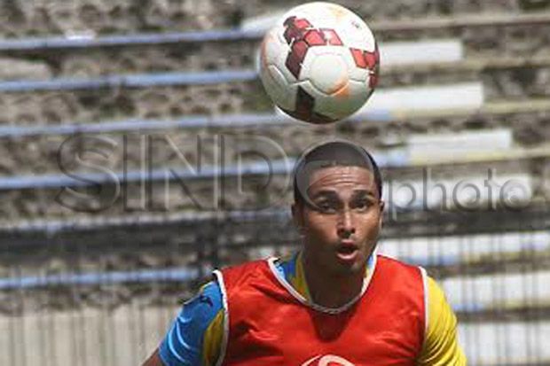 Striker Brasil Ini Tuntut...