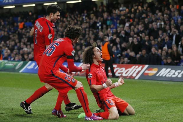 Selebrasi David Luiz...