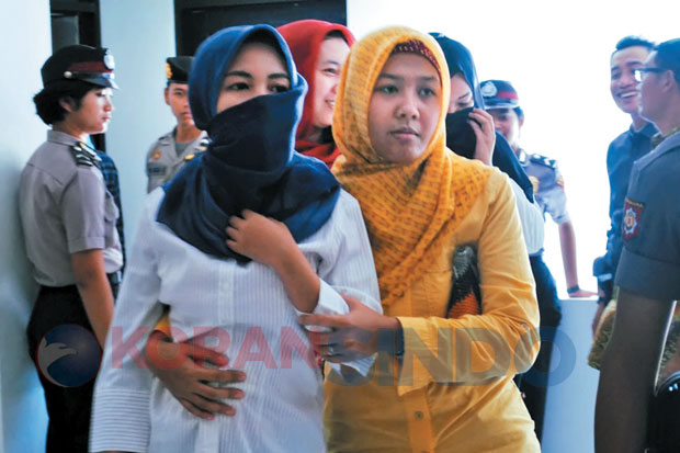 Sidang Penyiksaan Siswi,...